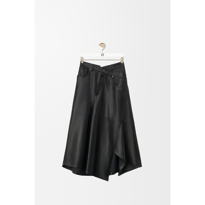 Asymmetric skirt in satin nappa lambskin