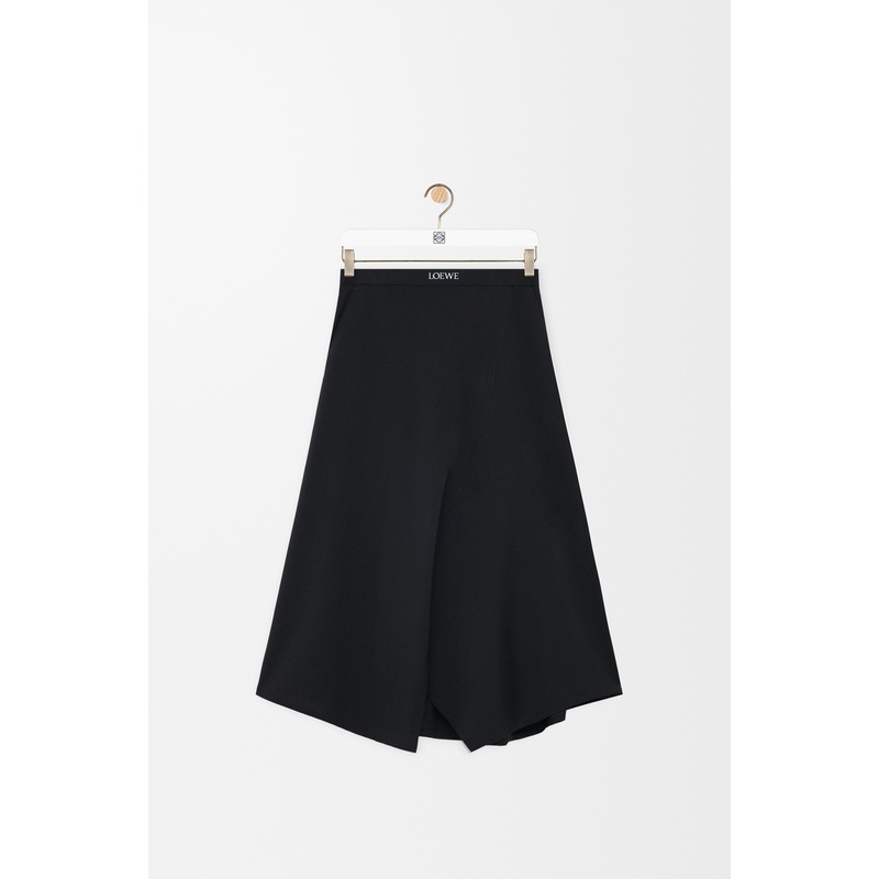Asymmetric skirt in wool