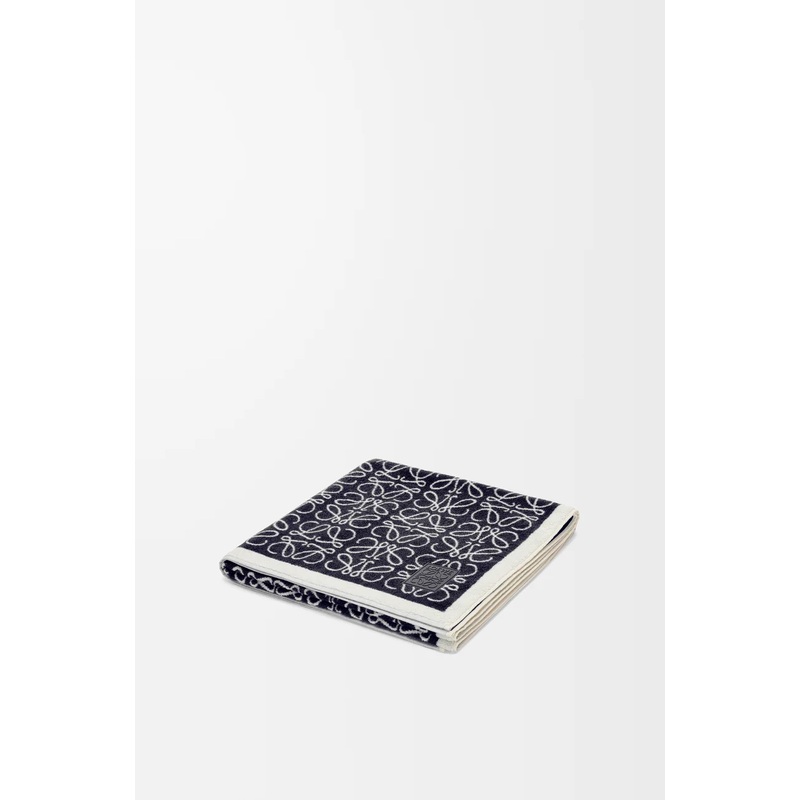 Anagram towel in cotton