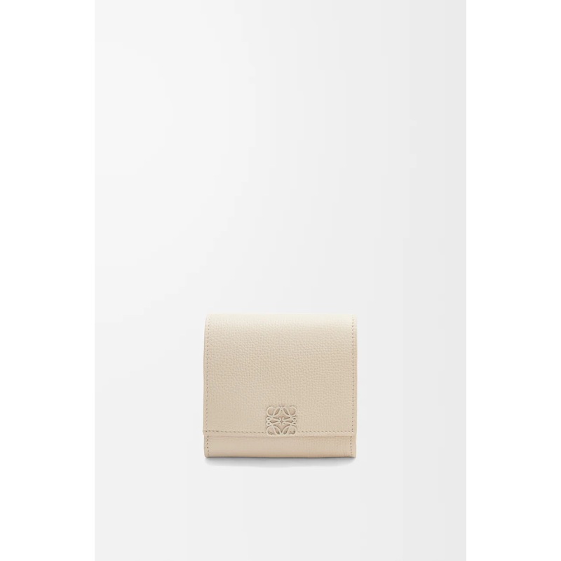 Anagram compact flap wallet in pebble grained calfskin