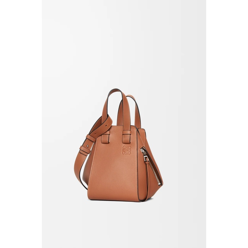 Compact Hammock bag in classic calfskin