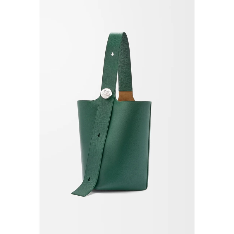 Large Pebble bucket in supple grained calfskin