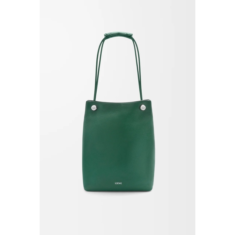 Pebble hobo in supple grained calfskin