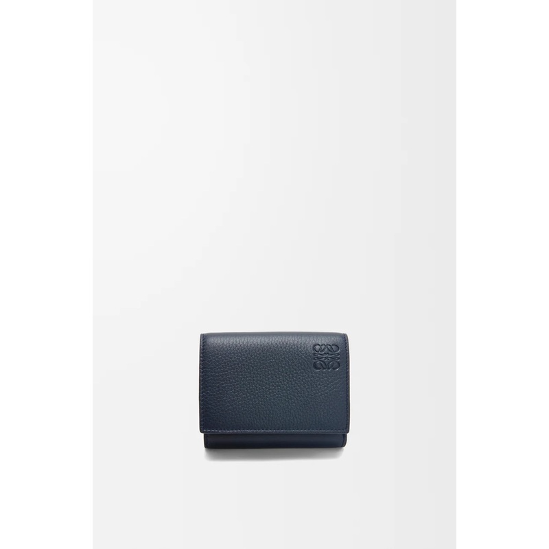 Trifold wallet in soft grained calfskin