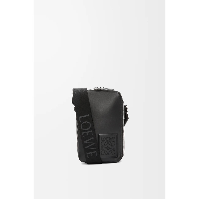 Vertical crossbody pocket in satin calfskin