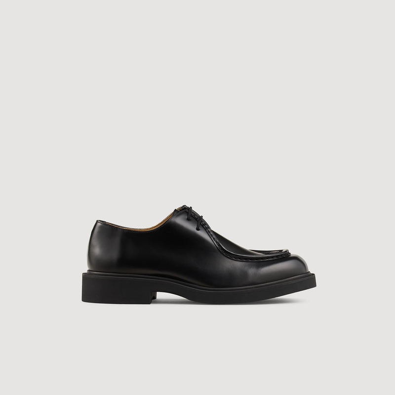 Patent leather dress shoes