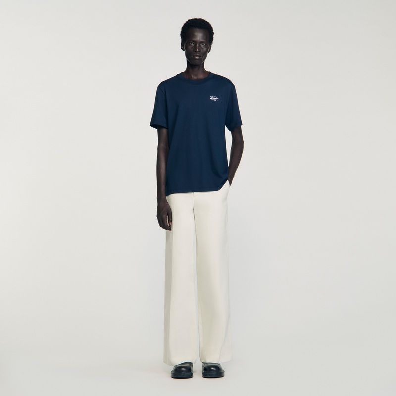 T-shirt with appliqu logo