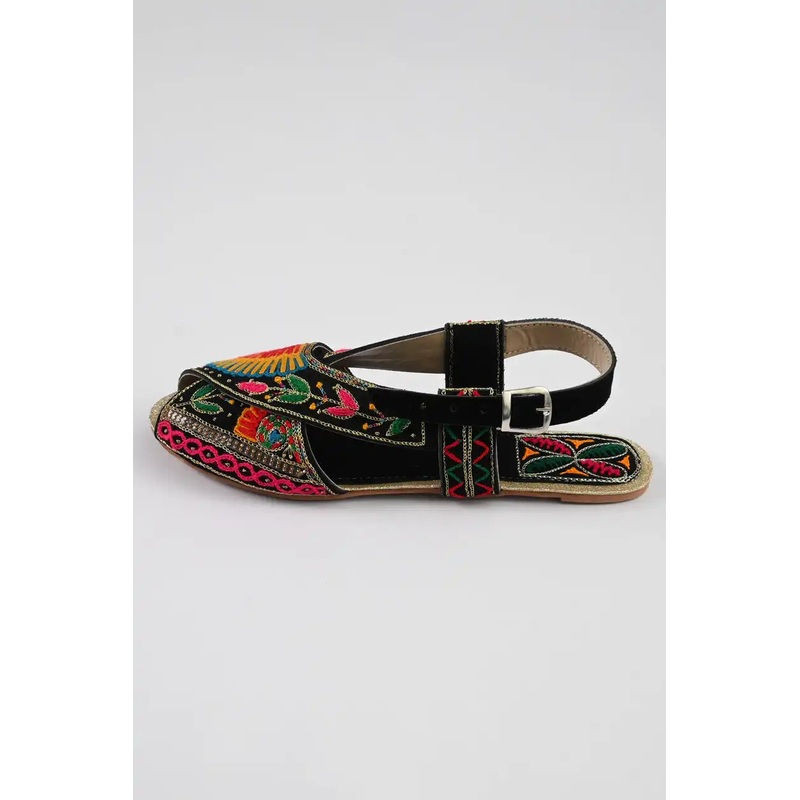 Women’s Leaves Embroidered Design Peshawri Chappal
