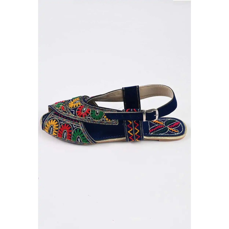 Women’s Macin Embroidered Design Peshawri Chappal