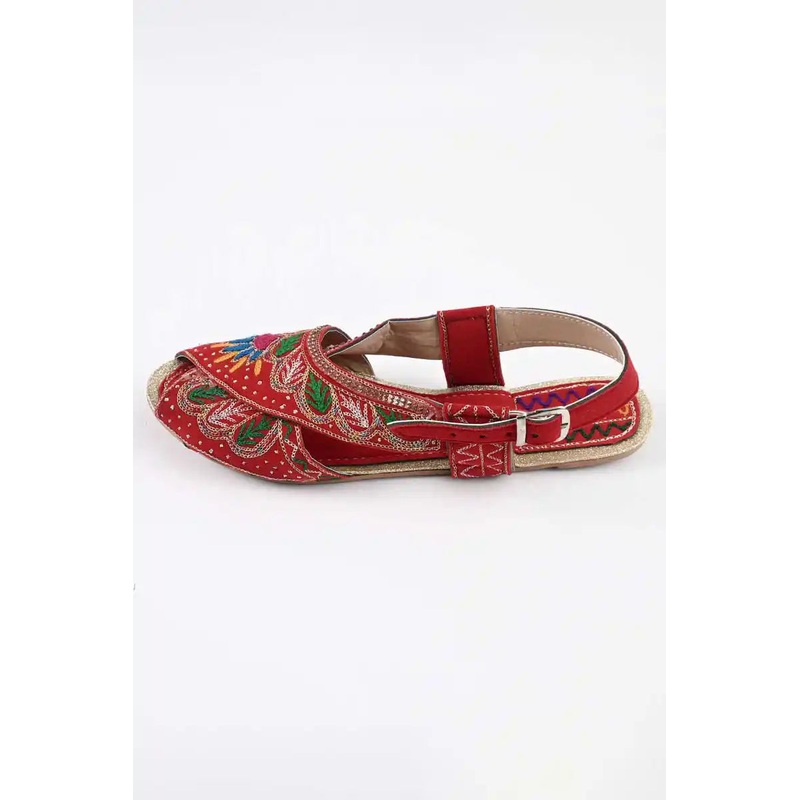 Women’s Resita Embroidered Design Peshawri Chappal