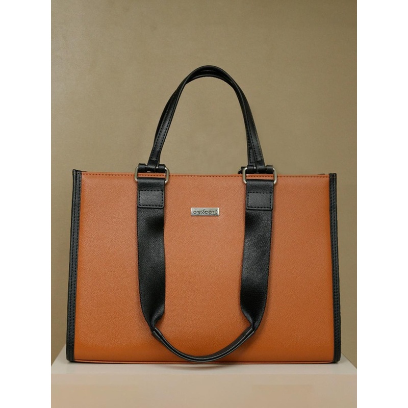 DressBerry Women Textured Structured Leather Handheld Bag