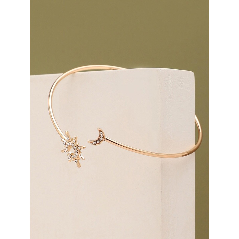 SOHI Women Gold-Toned & Black Gold-Plated Armlet Bracelet