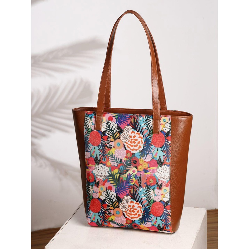 DressBerry Women Floral Printed Structured Shoulder Bag