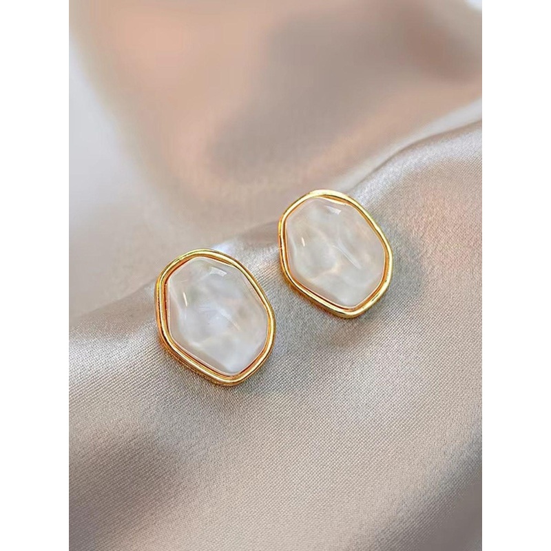 DressBerry Gold-Plated Crystals Studded Contemporary Studs