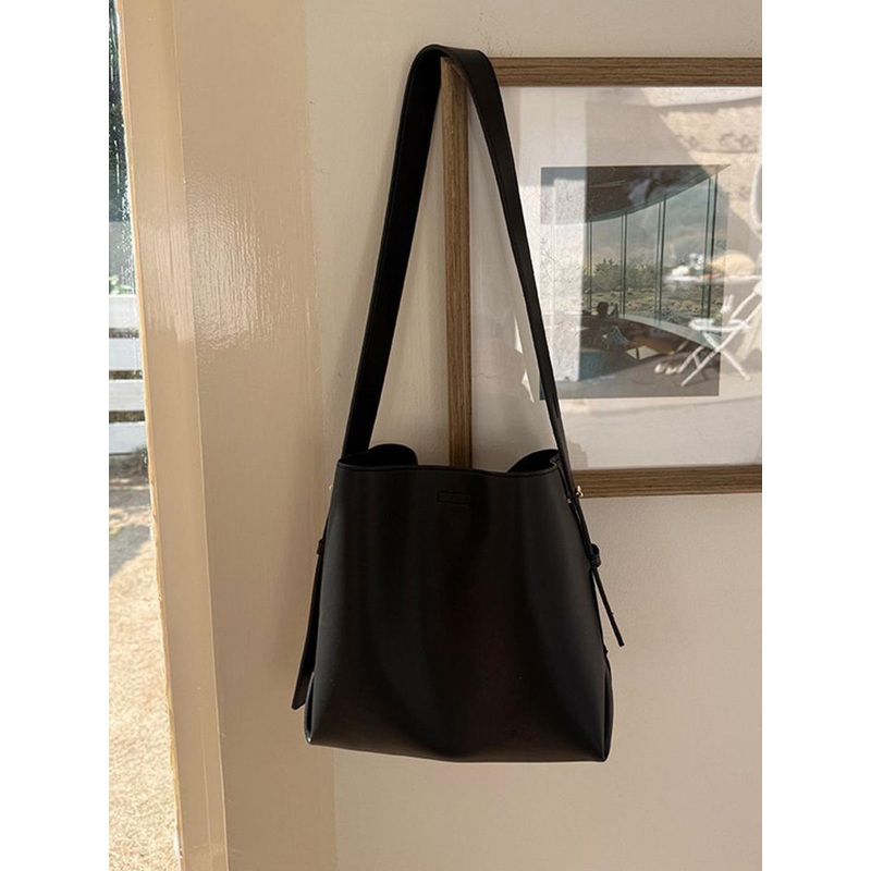 StyleCast x Revolte Women PU Bucket Handheld Bag