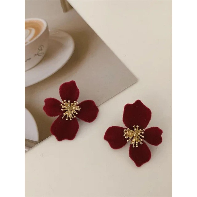 SZN Floral Shaped Korean Studs