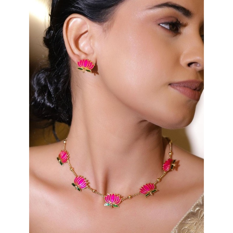 DressBerry Women Pink & Gold Lotus Motif Brass Gold Pleated Jewellery Set
