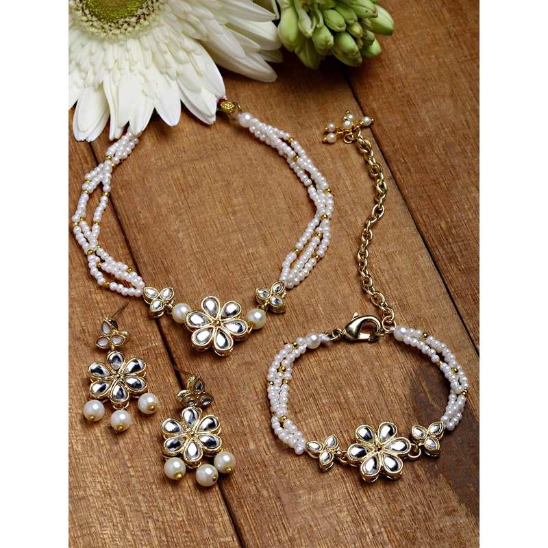 KARATCART Gold-Plated Kundan Studded Pearl Beaded Floral Jewellery Set