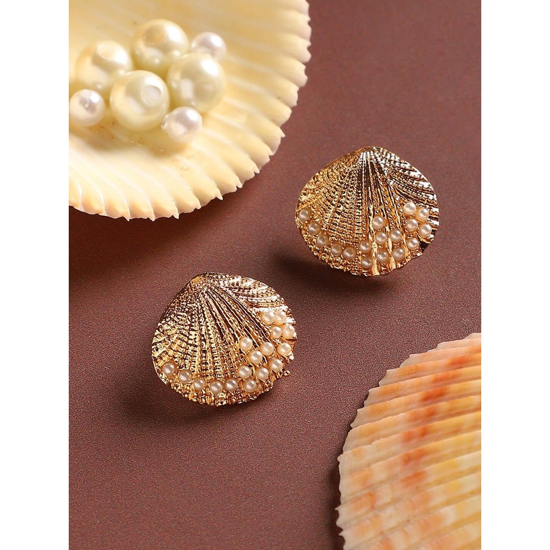 SOHI Gold-Plated Seashell Shaped Beaded Studs Earrings