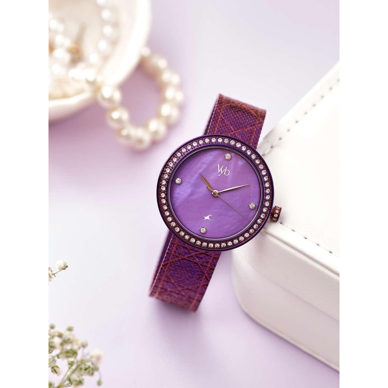 Fastrack Women Vyb Eclipse Dial & Bracelet Style Straps Analogue Watch FV60056QM01W