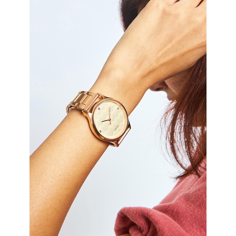 TEAL BY CHUMBAK Women Round Analogue Watch 8907605128417