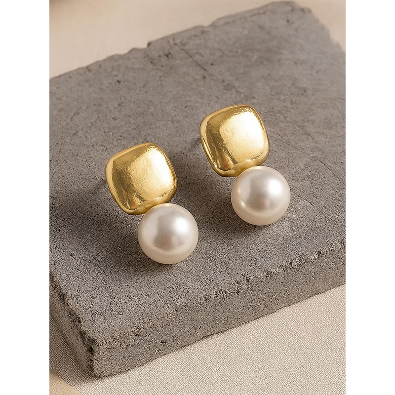 Bohey by KARATCART Gold Plated Pearls Beaded Elegant Spherical Shaped Studs