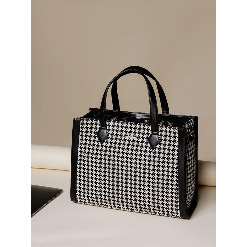 Berrylush Women Checked Casual Tote Bag