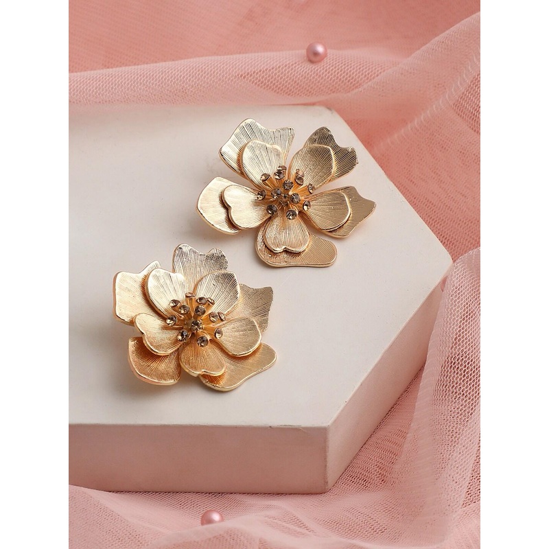 SOHI women Gold Plated Gold-Toned Floral Studs Earrings