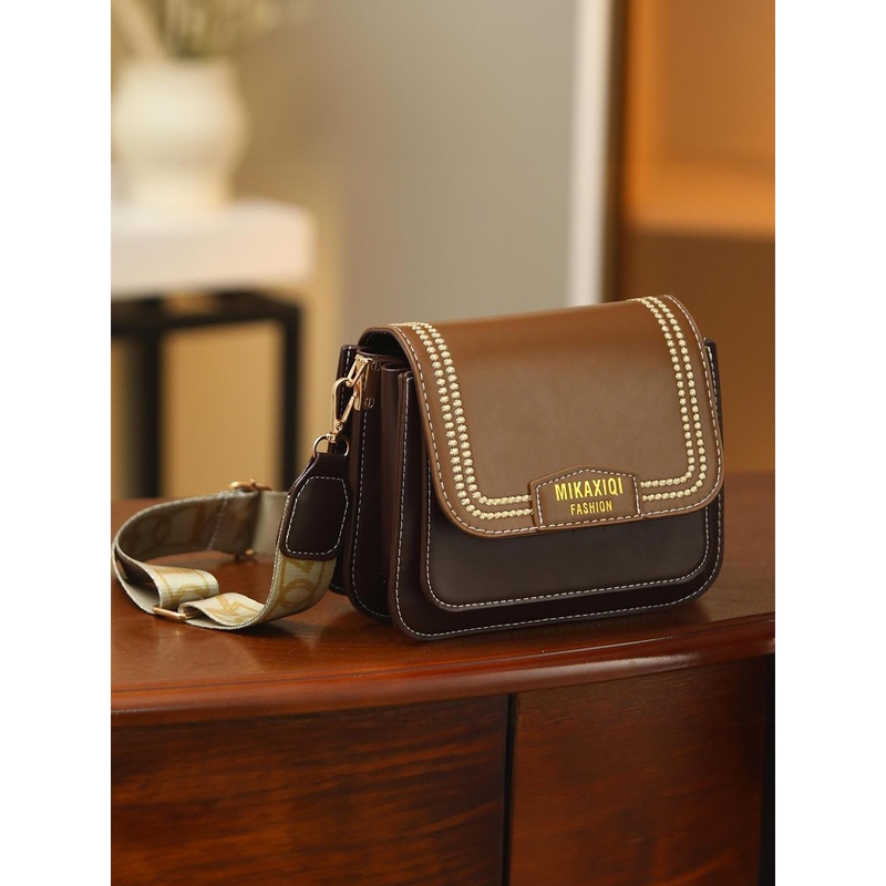 Diva Dale Women Colourblocked Structured Tasselled Sling Bag