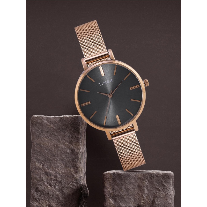 Timex Women Black Dial & Rose Gold Toned Bracelet Style Analogue Watch TWEL155SMU01