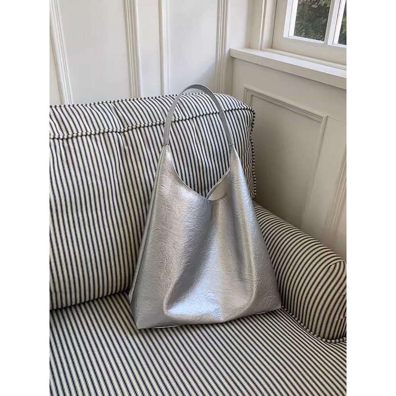 StyleCast x Revolte Bucket Shoulder Bag