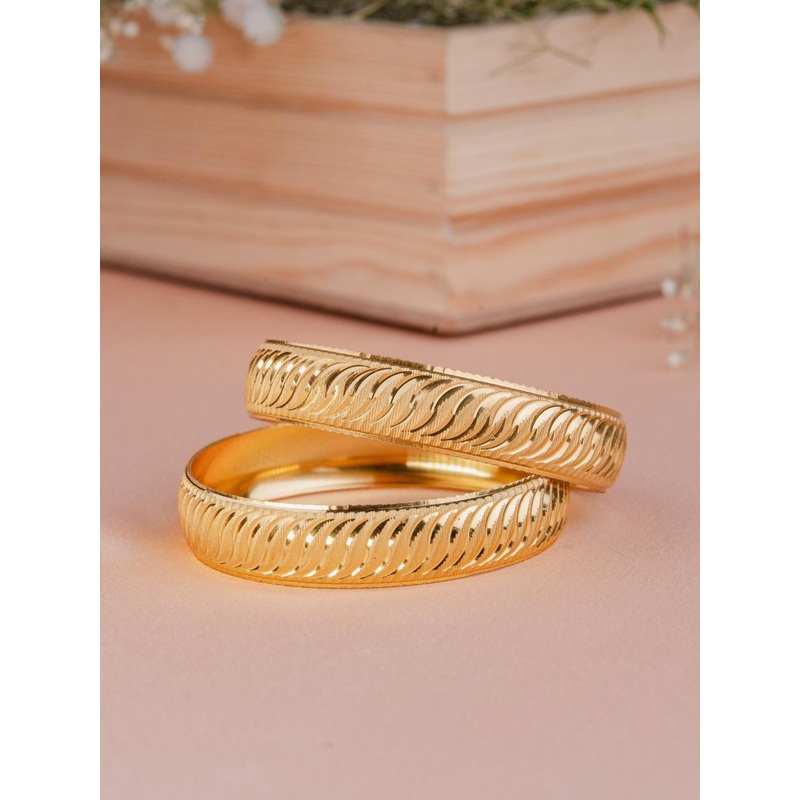 Zeraki Jewels Set Of 2 Gold Plated & Textured Bangle