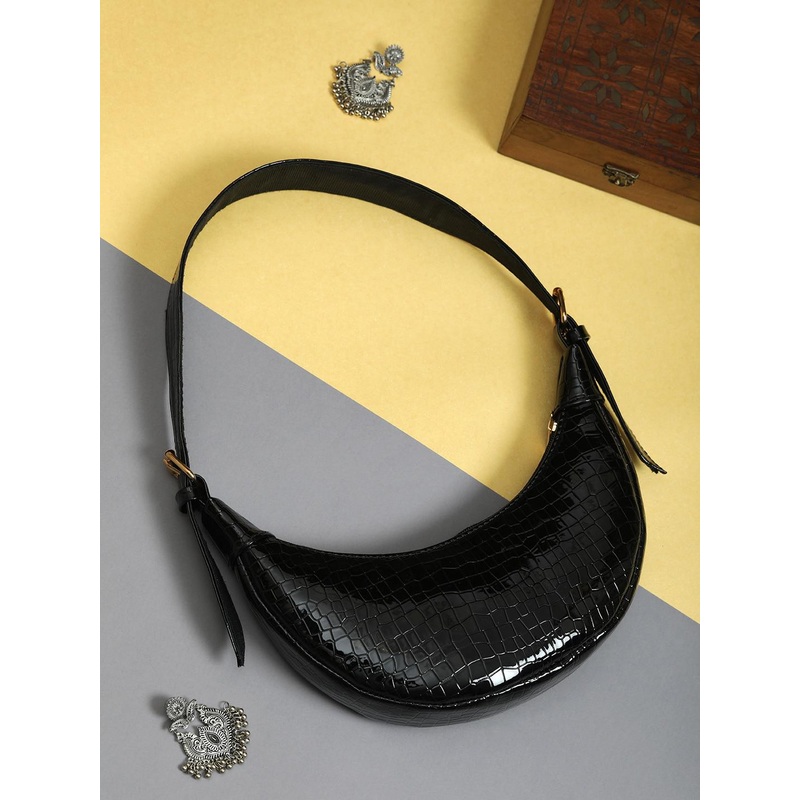 DressBerry Black Animal Textured Baguette Bag