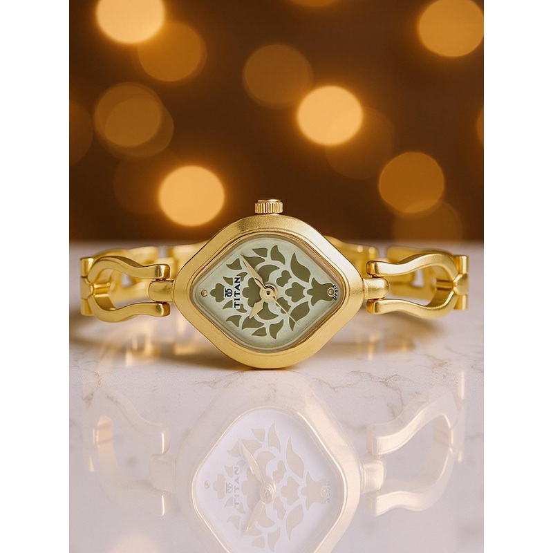 Titan Karishma Refresher Women Gold Analogue watch NL2536YM03