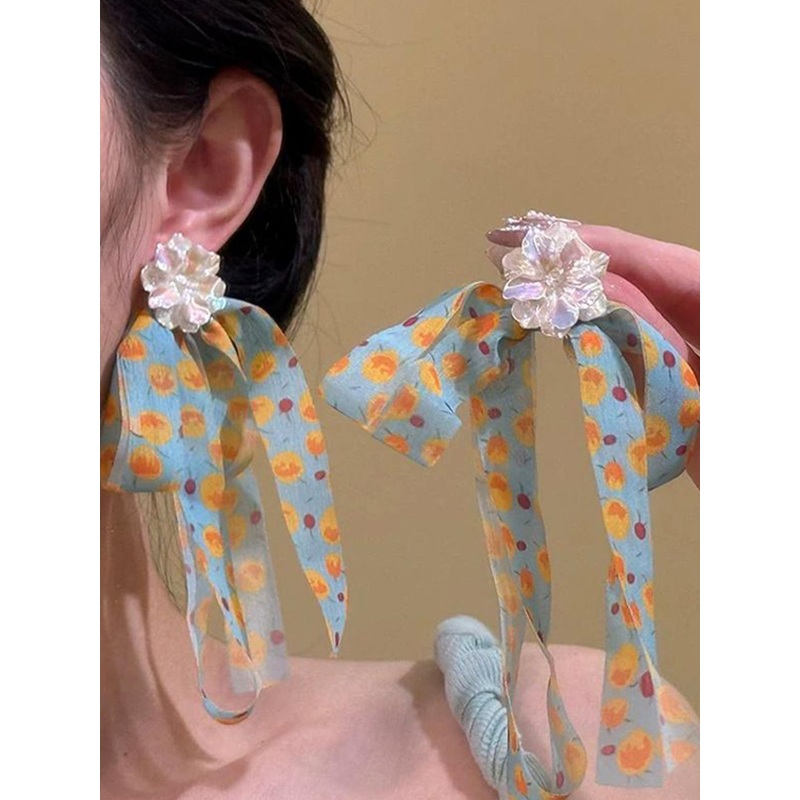 StyleCast x Revolte Floral Shaped Drop Earrings