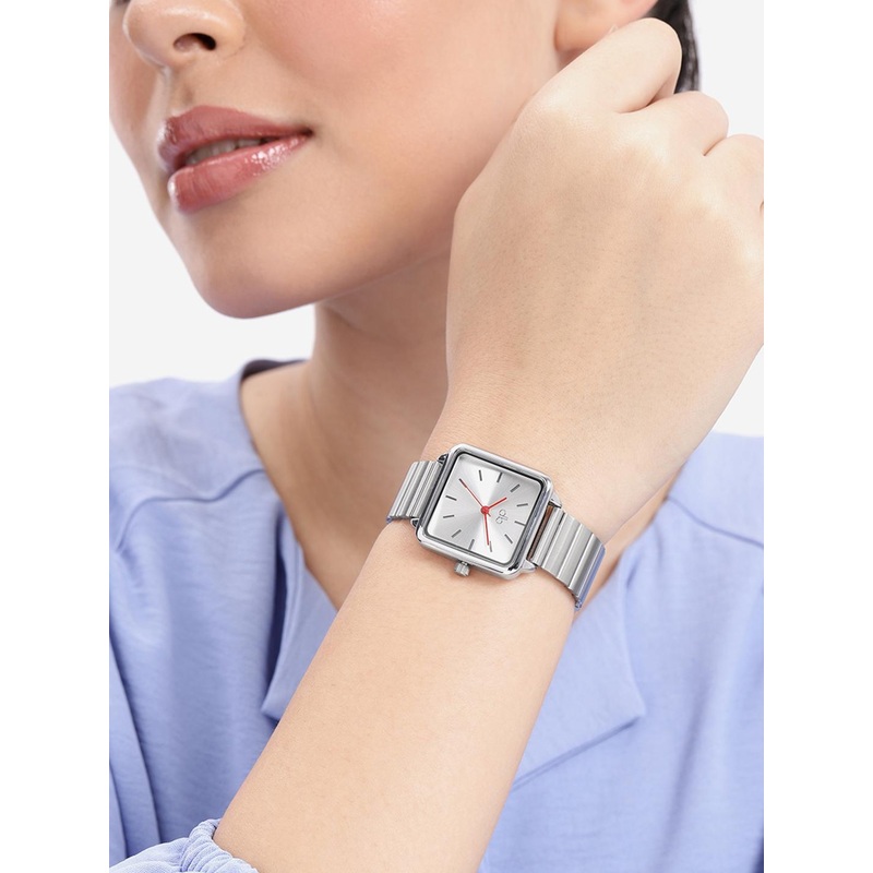 DressBerry Women Dial & Bracelet Style Straps Analogue Watch UT-A8635-SLR-DB