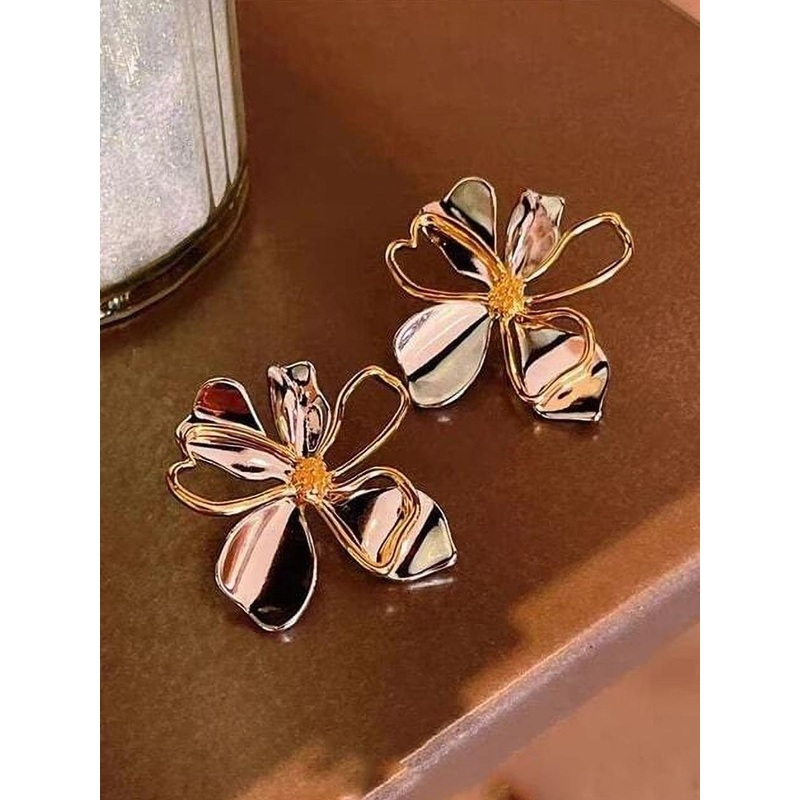 Zoey Korean Floral Shaped Studs