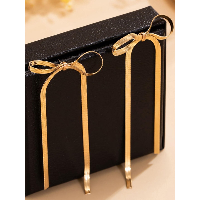 StyleCast x Revolte Classic Studs Earrings