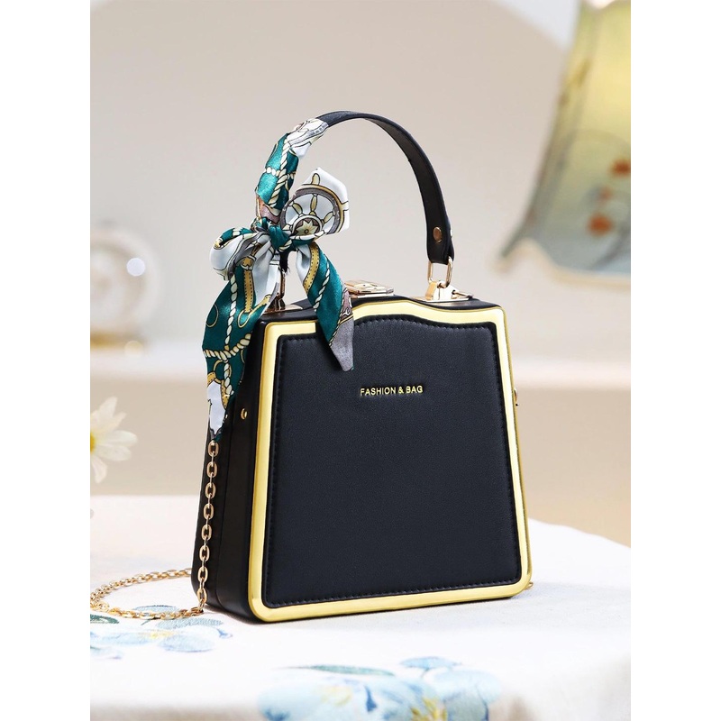 Diva Dale Women Solid Swagger Embellished Sling Bag