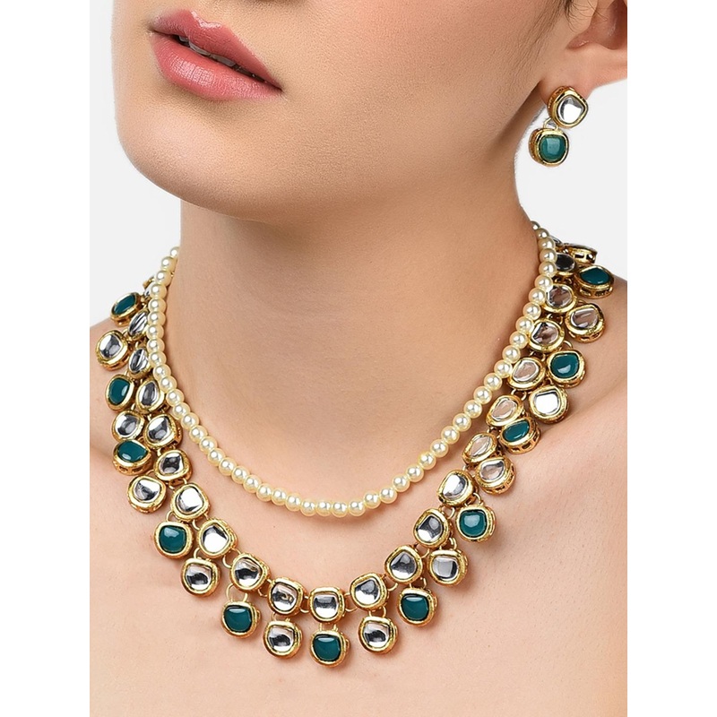 Zaveri Pearls Gold Toned & Green Traditional Kundan Studded Jewellery Set