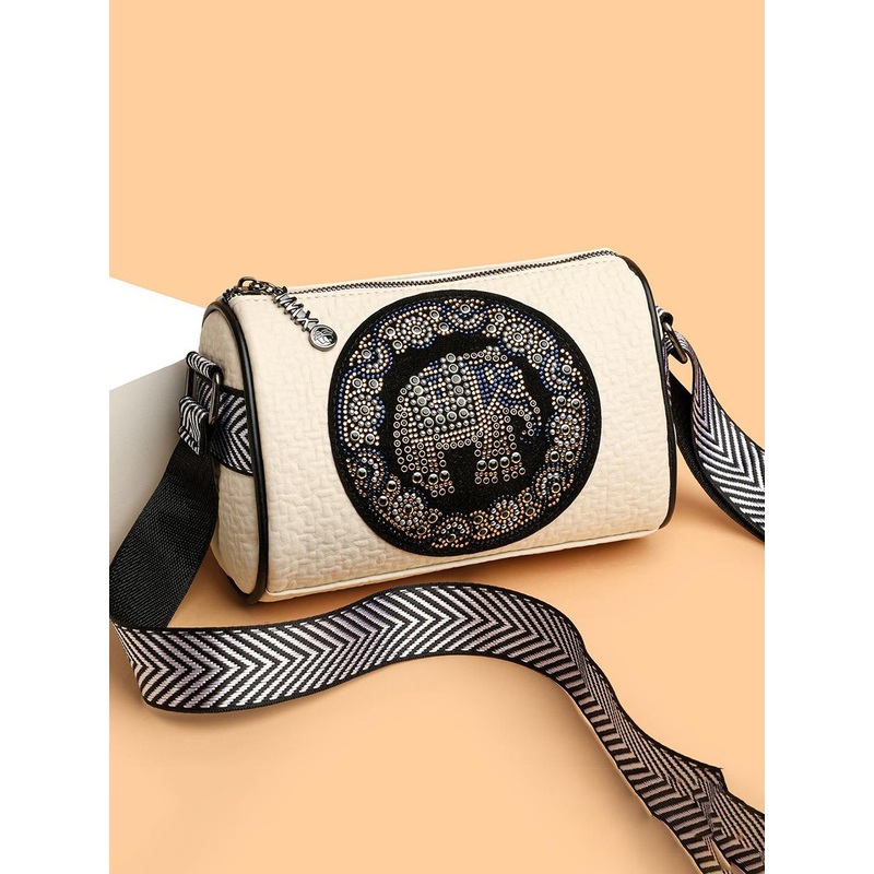 Diva Dale Women Embellished Baguette Sling Bag