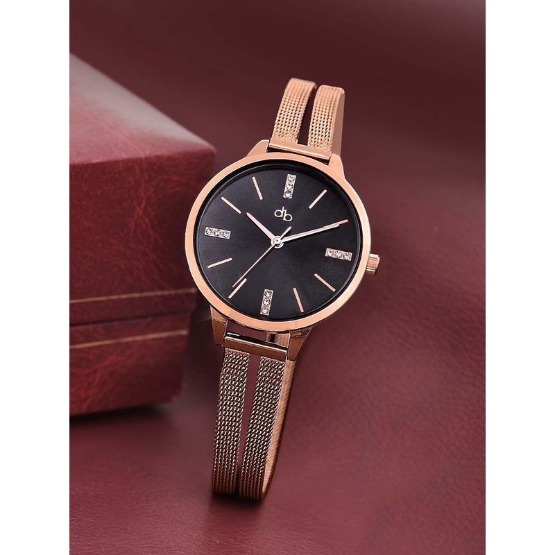 DressBerry Women Embellished Dial & Bracelet Style Straps Analogue Watch HOBDB-2566-BK