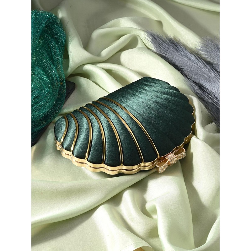 Sangria Pippingg Shell Clutch