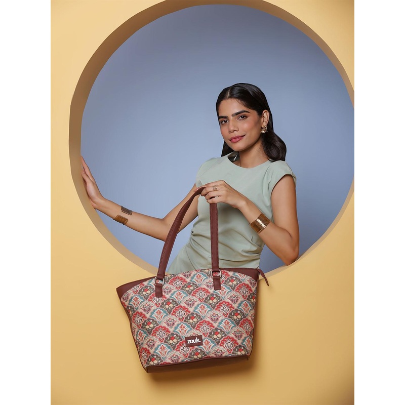 ZOUK Women Geometric Textured Structured Shoulder Bag