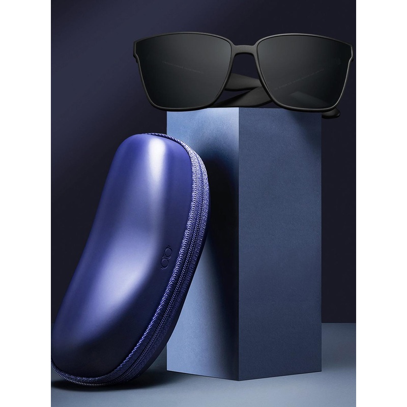 Vincent Chase by Lenskart Unisex Grey Lens & Black Wayfarer Sunglasses with UV Protected Lens