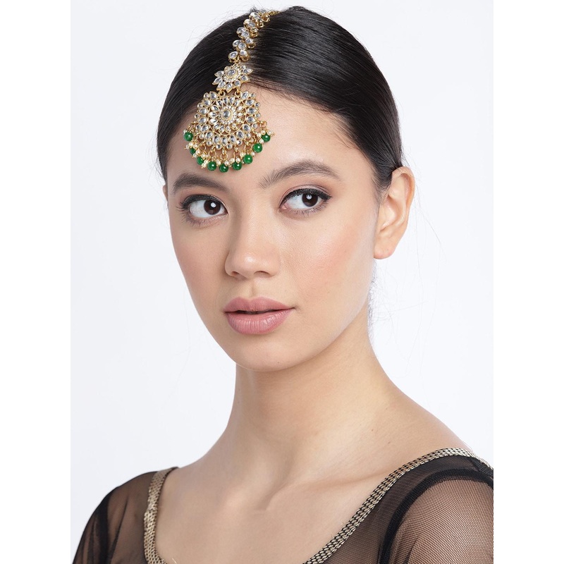 Zaveri Pearls Green & Off-White Gold-Plated Kundan-Studded & Beaded Maang Tika