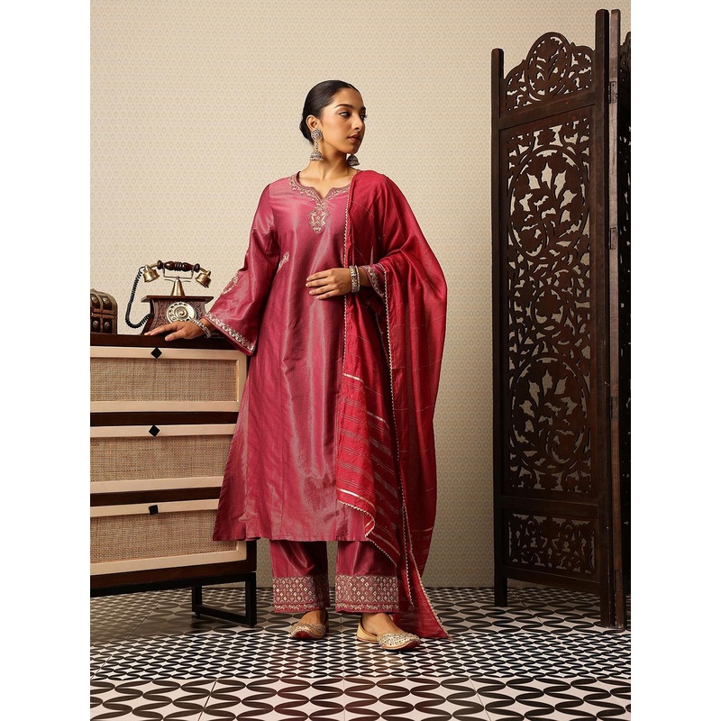 House of Pataudi Floral Yoke Design Thread Work Jashn Kurta with Trousers & Dupatta