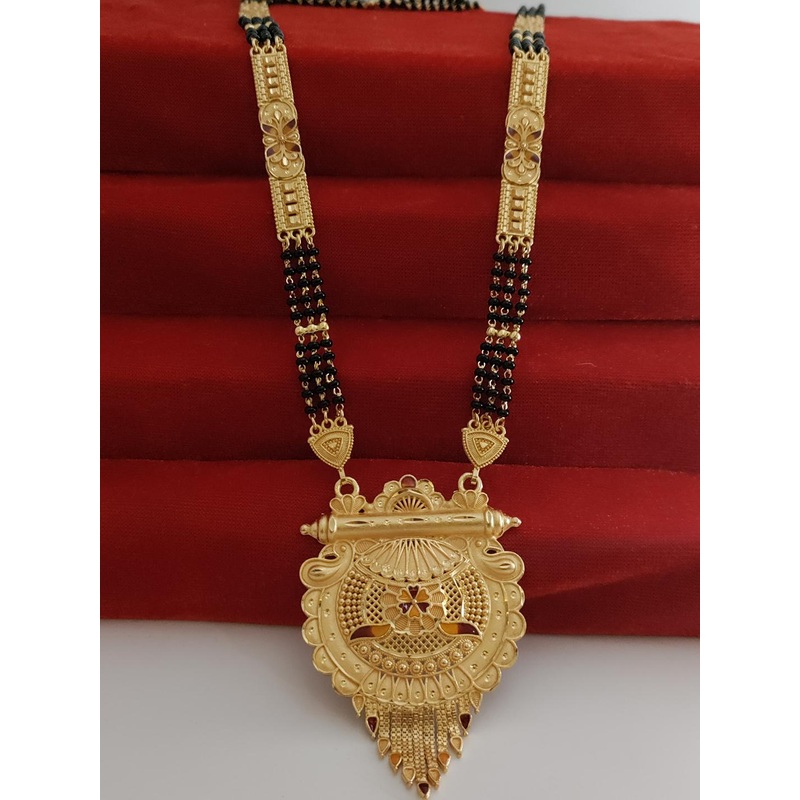 V.K.PAYAL.JEWELLERY Gold-Plated Artificial Beaded Mangalsutra