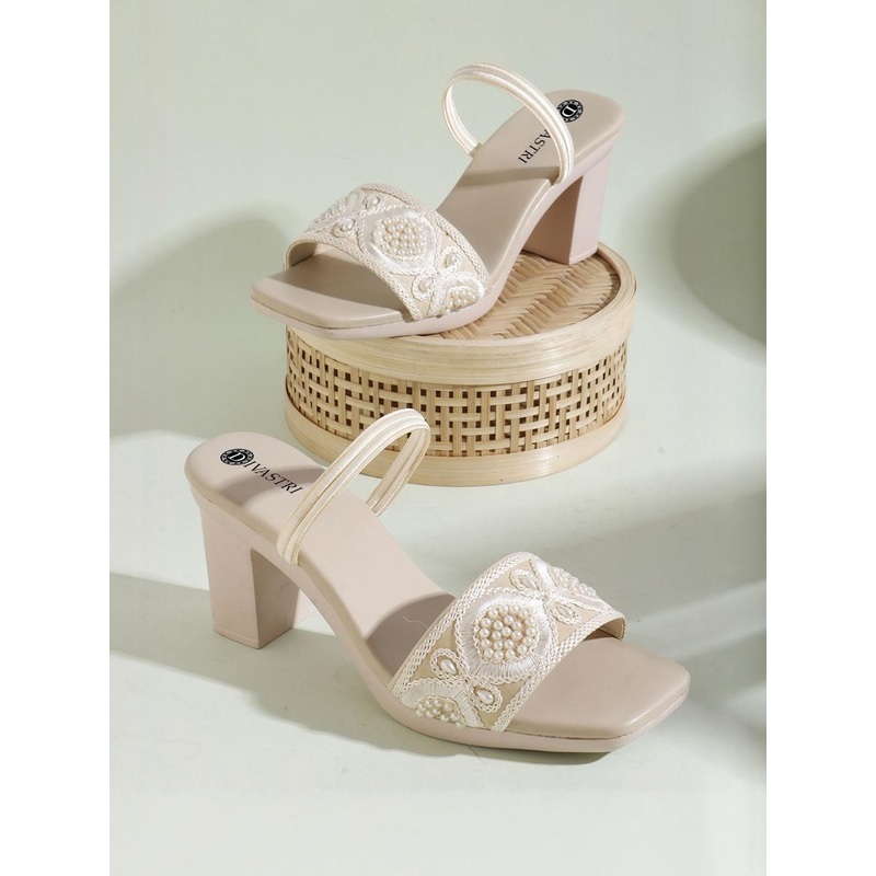 DIVASTRI Women Cream Heels