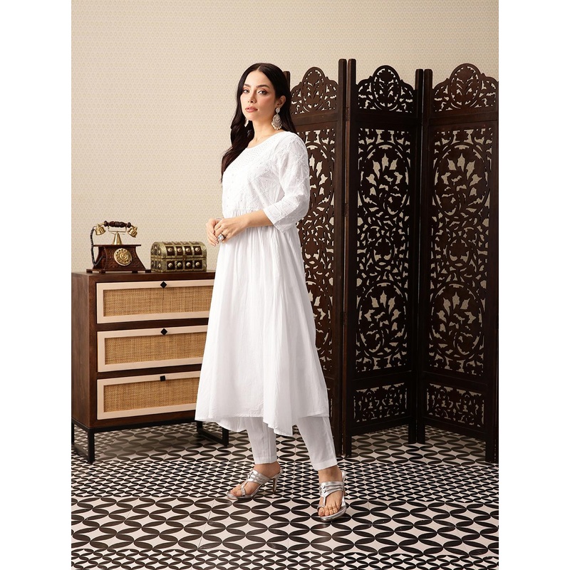 House of Pataudi Floral Thread Work Pure Cotton Jashn Kurta with Trousers & With Dupatta